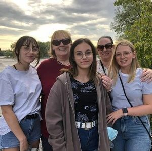 Meet your Posher, Francyne